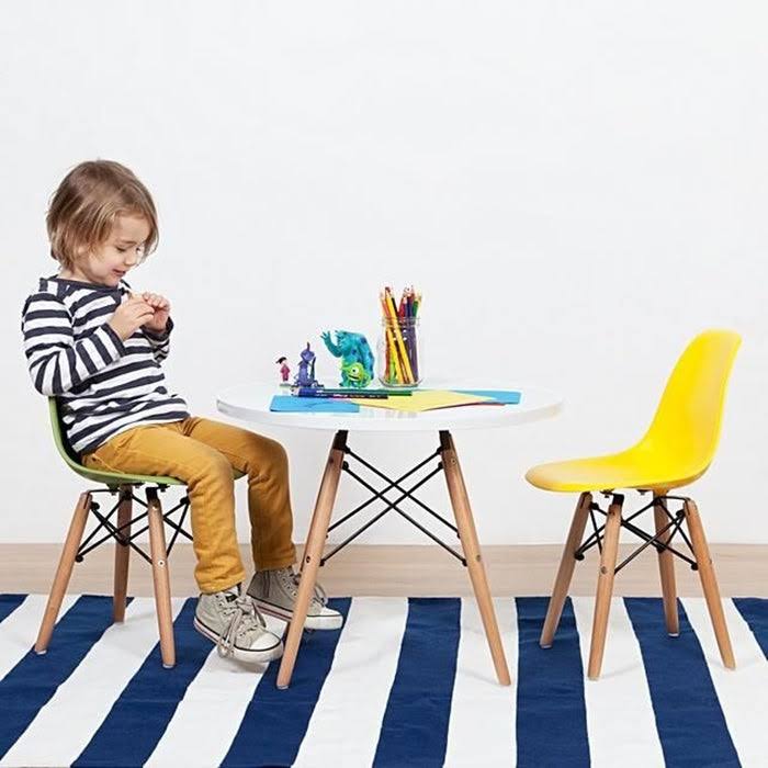 Set of 2 White Kids Chairs Q18784