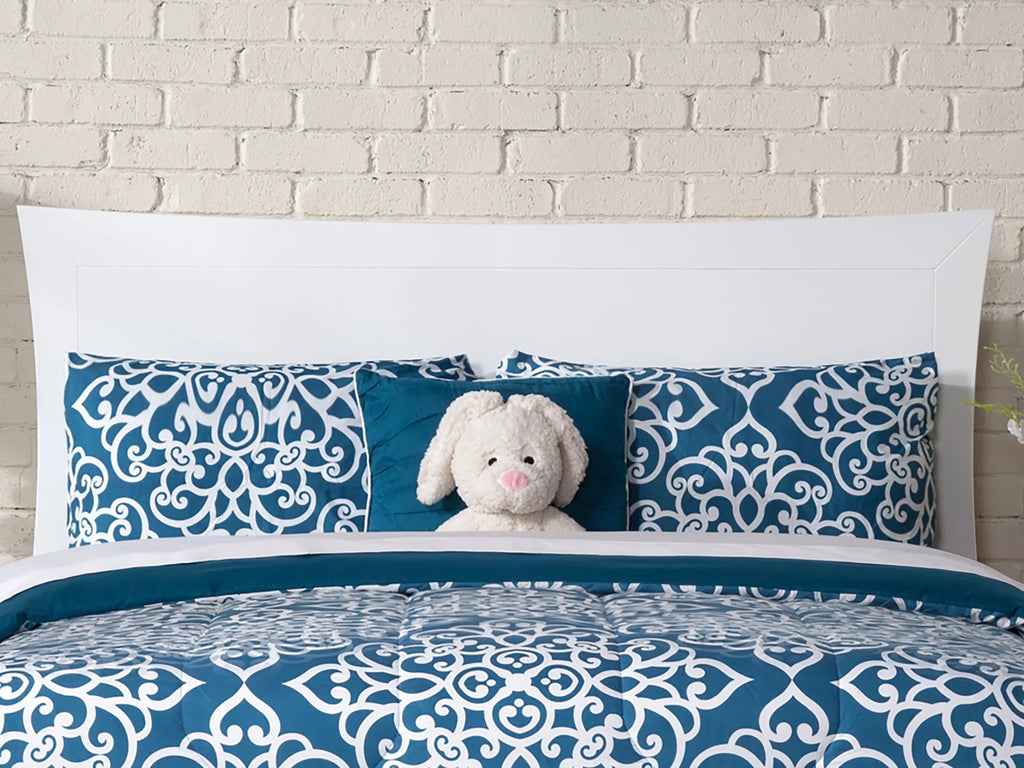 Twin XL White Wood Platform Bed with Headboard and Footboard C319433