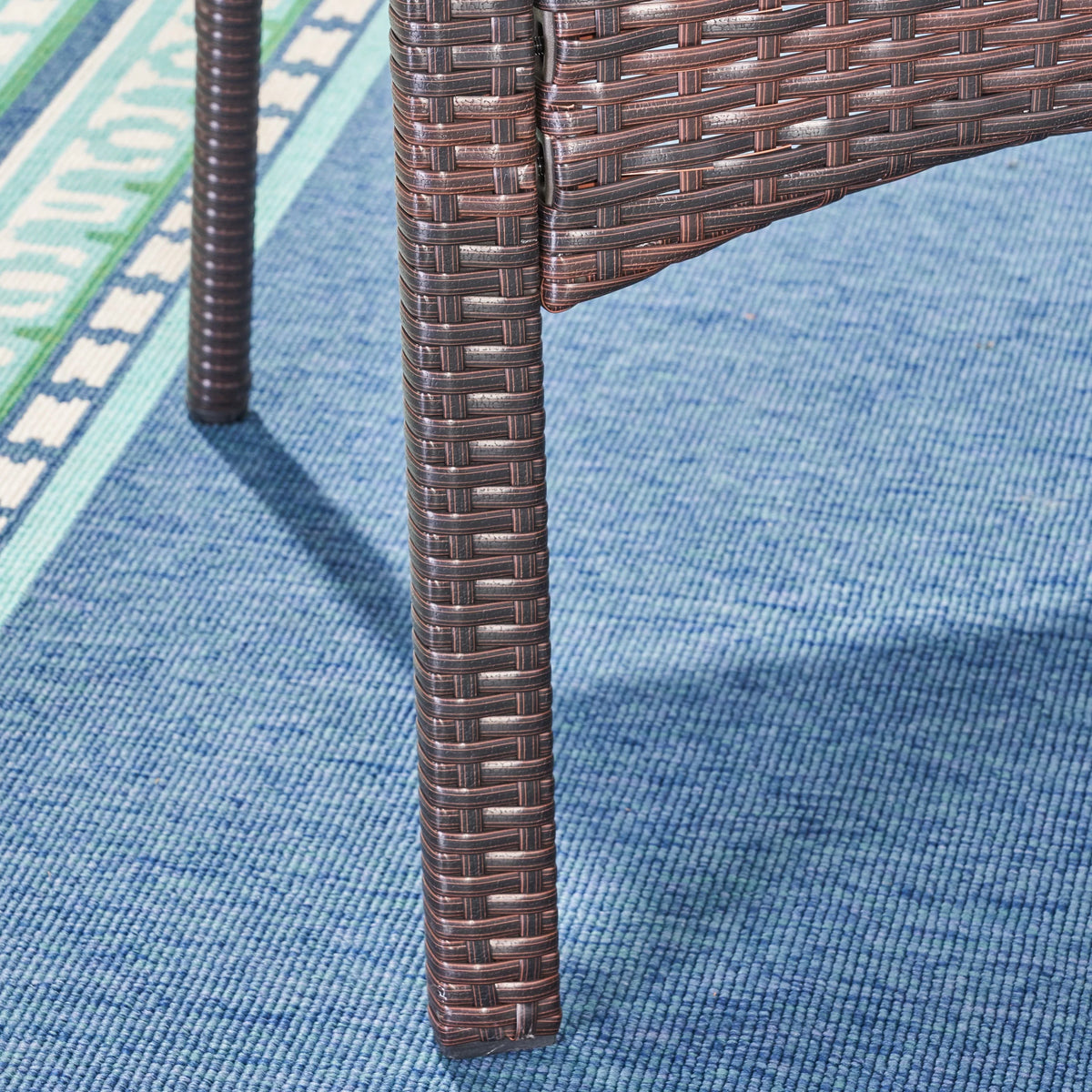 5 Piece Wicker and Acacia Wood Dining Set Z581103