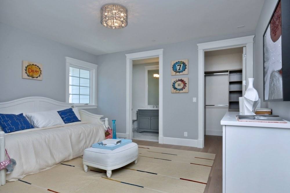 7-Light Flush Mount with LED Bulb B20995