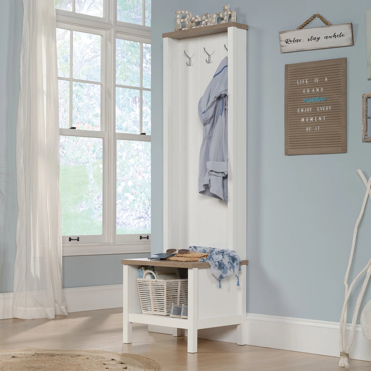 Soft White Entryway Bench with Storage S32335