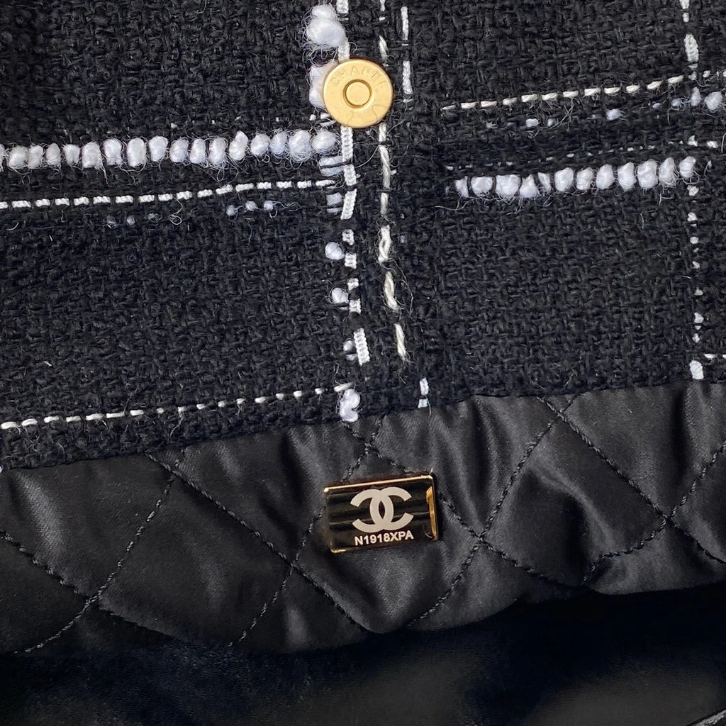 Black Handbag M567015