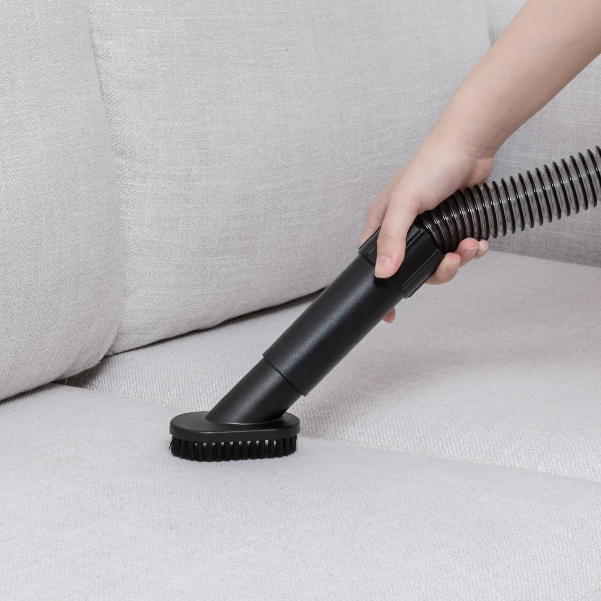 Bagless Upright Vacuum Cleaner D74435