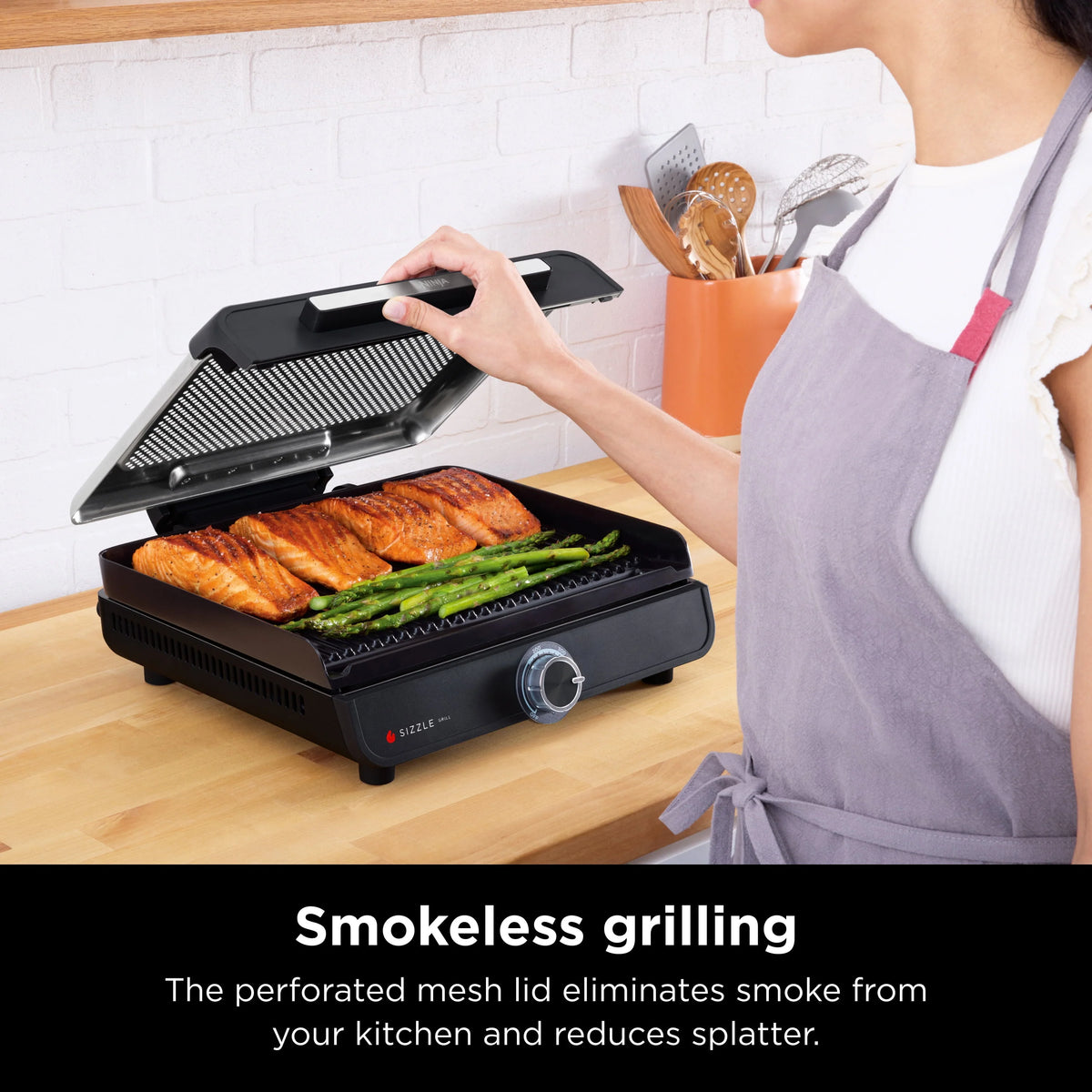 Smokeless Indoor Grill with Nonstick Grill Plate C27321