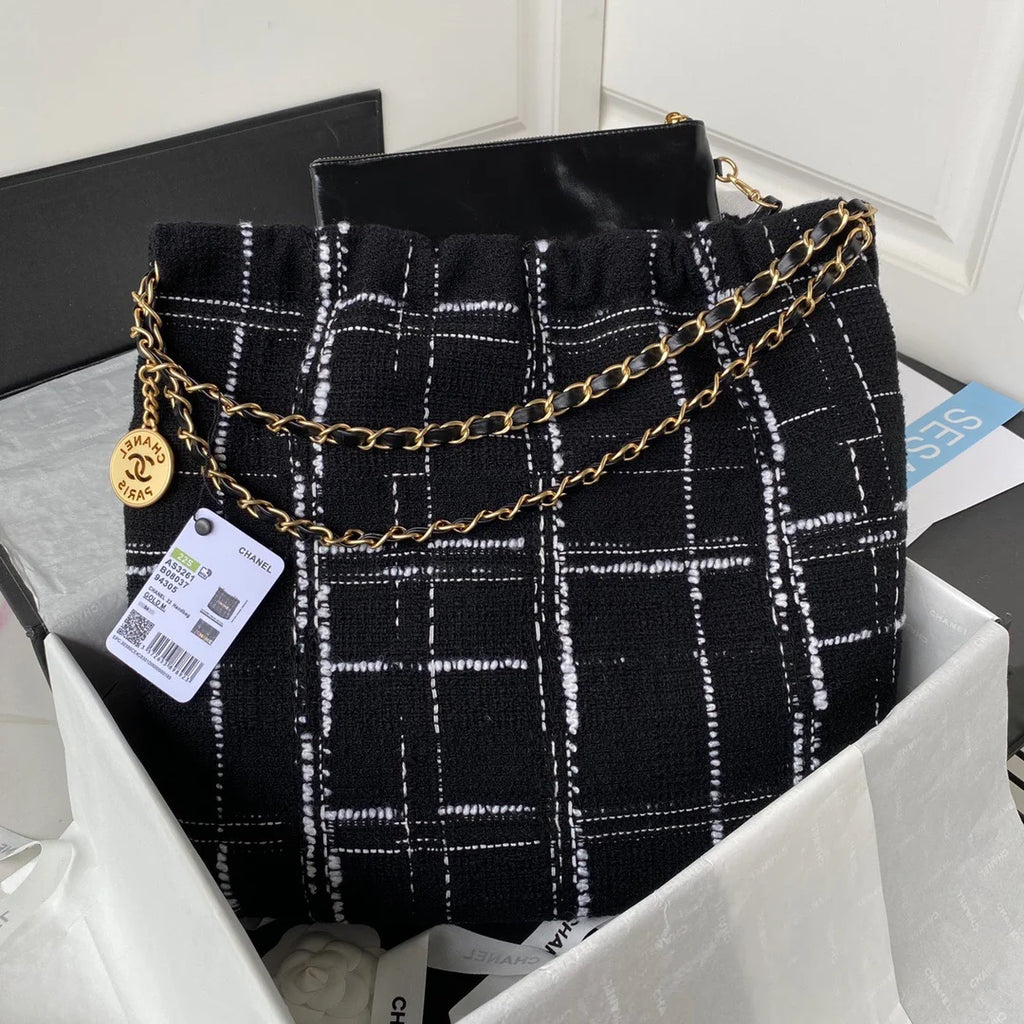 Black Handbag M567015