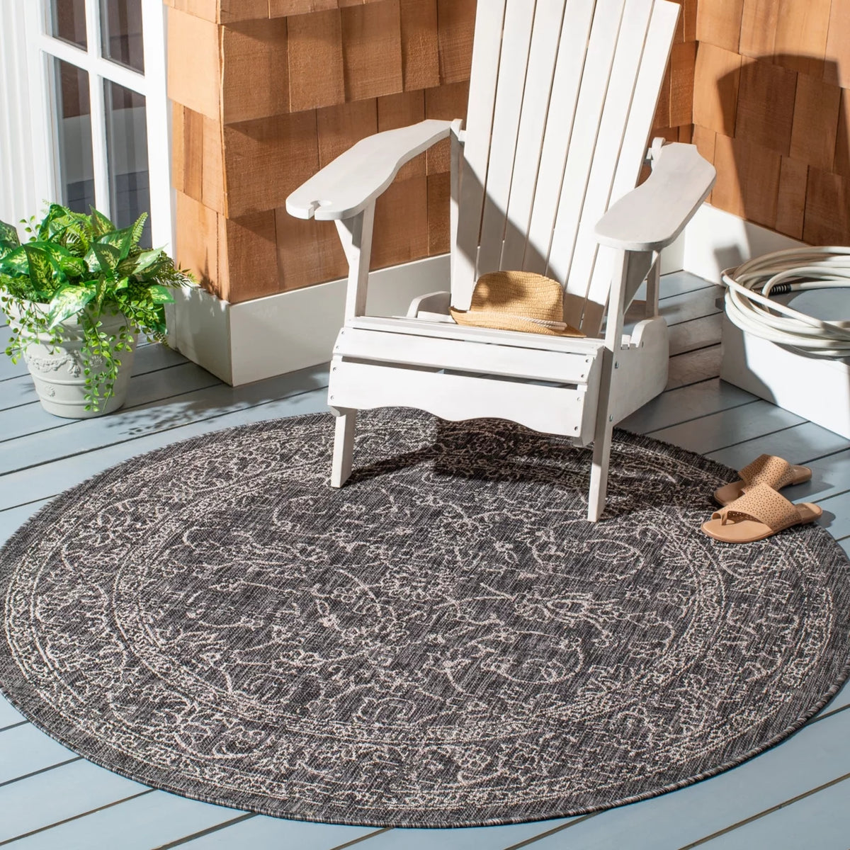 Black Ivory Round Indoor/Outdoor Area Rug N500009