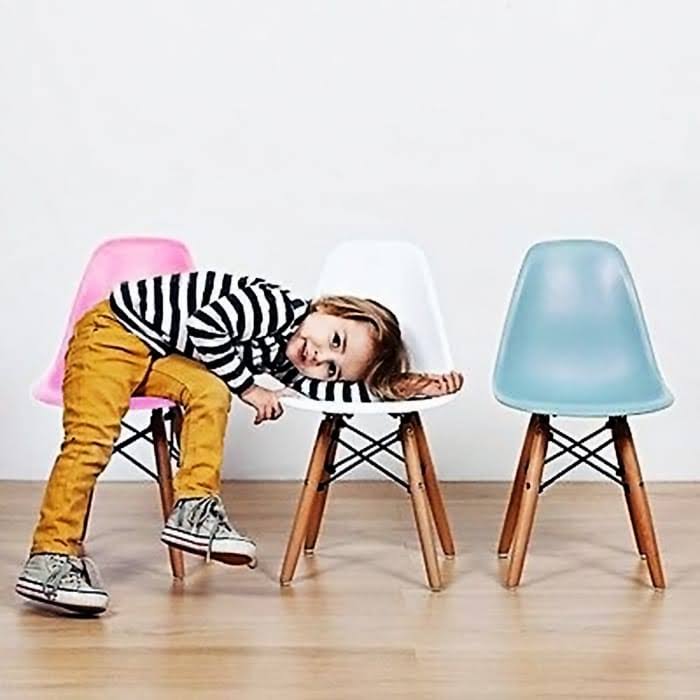 Set of 2 White Kids Chairs Q18784