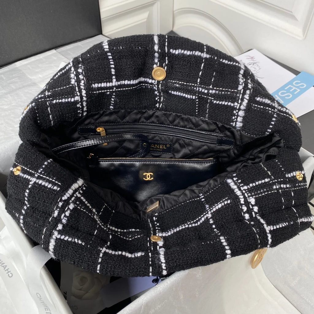 Black Handbag M567015