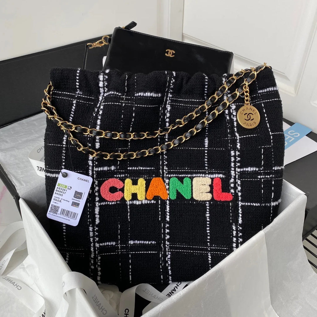 Black Handbag M567015