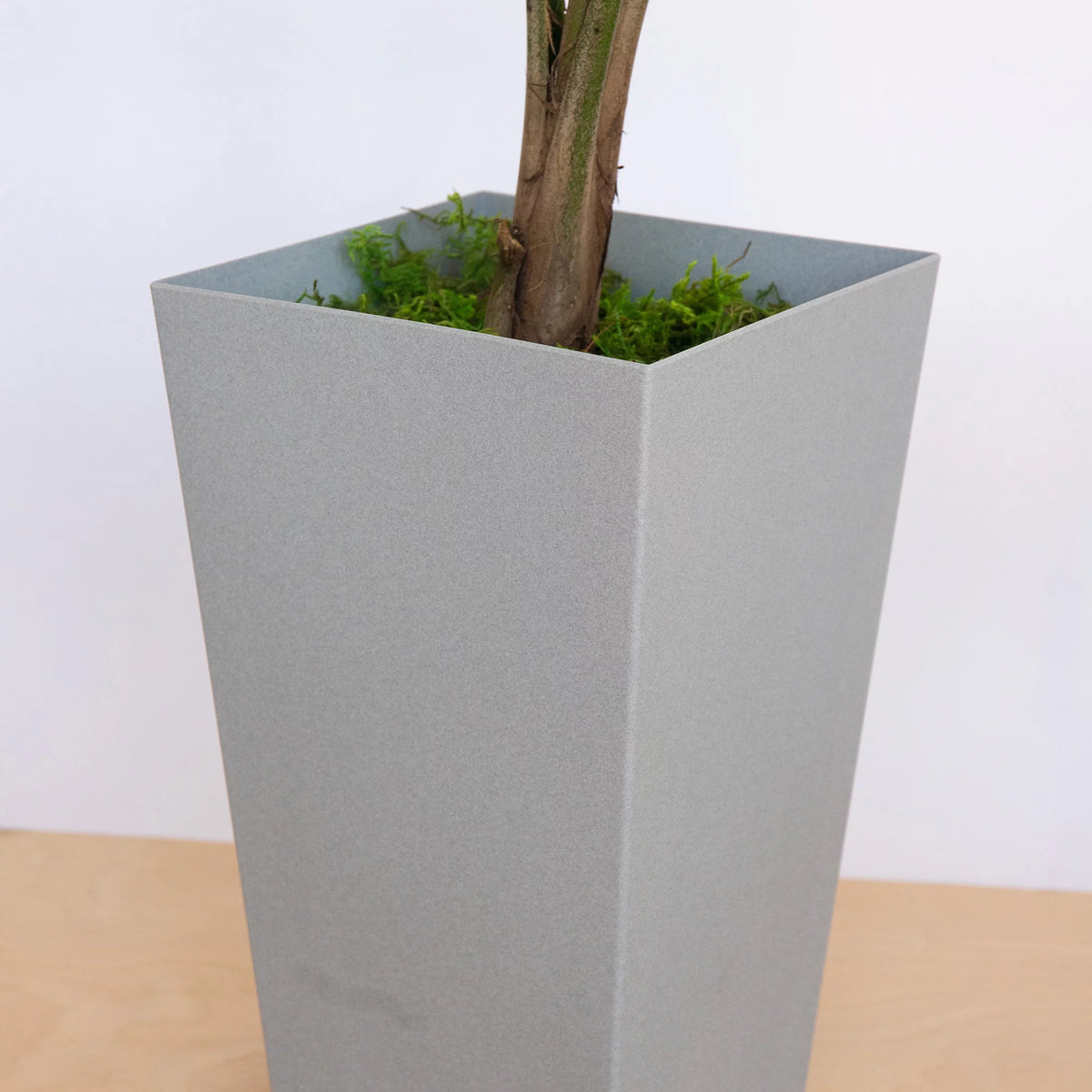 20-in Tall Tapered Square Planter L149736