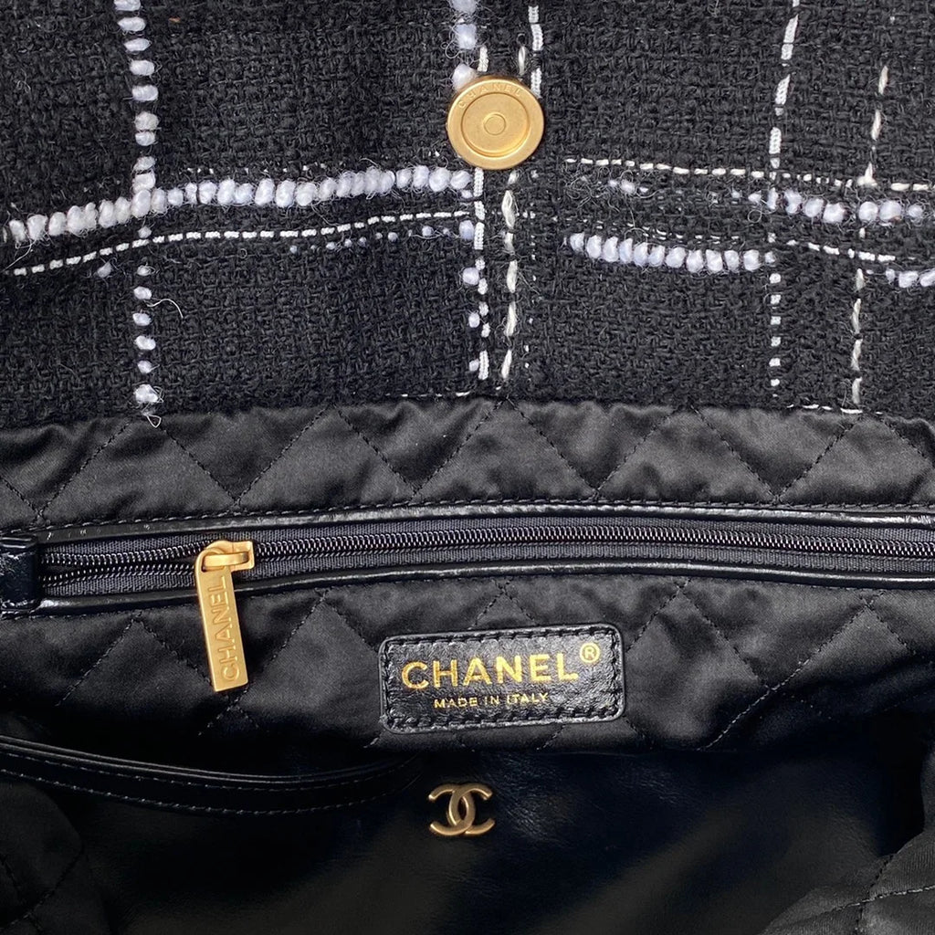 Black Handbag M567015